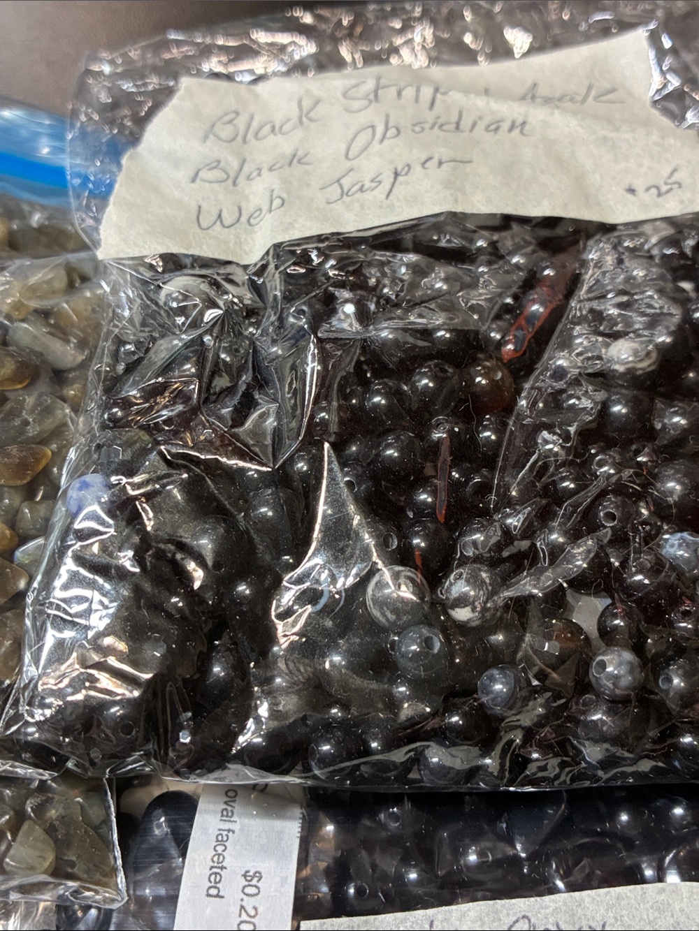 Lot of 2+ pounds of assorted black and grey gemstone beads - Picture 13 of 14
